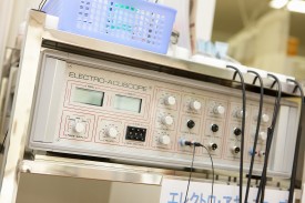 <span style="font-size:70%;">微弱電流治療器「アキュスコープ」「エレサス」</span>